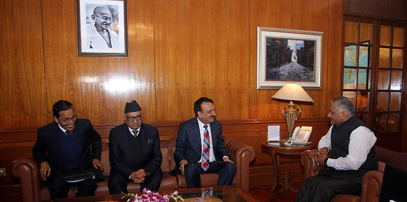 Minister for Foreign Affairs Prakash Sharan Mahat (centre) holding a meeting with India's Minister of State for External Affairs Vijay Kumar Singh (right), in New Delhi, India, on Tuesday, January 17, 2017. Photo courtesy: MEA India
