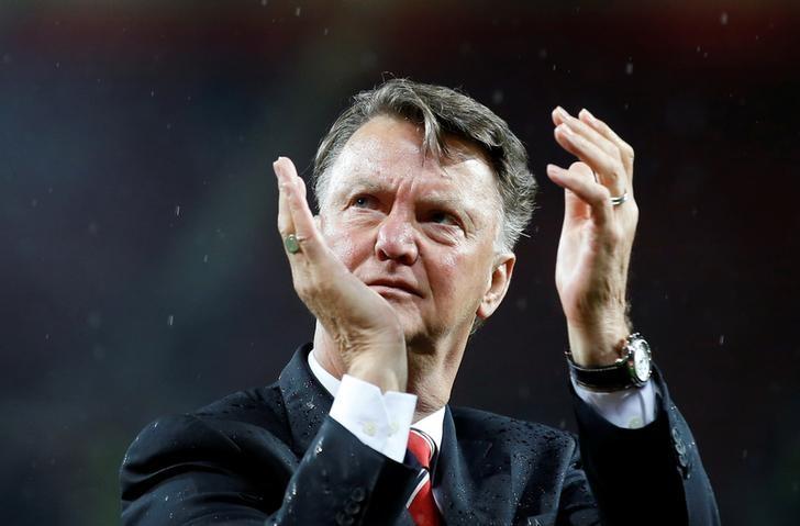 Britain Football Soccer - Manchester United v AFC Bournemouth - Barclays Premier League - Old Trafford - 17/5/16 Manchester United manager Louis van Gaal applauds fans during a lap of honour after the gameAction Images via Reuters / Carl Recine /File Photo/Livepic