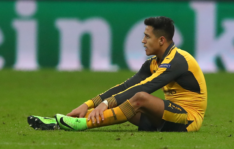 Arsenal's Alexis Sanchez looks dejected. Photo: Reuters