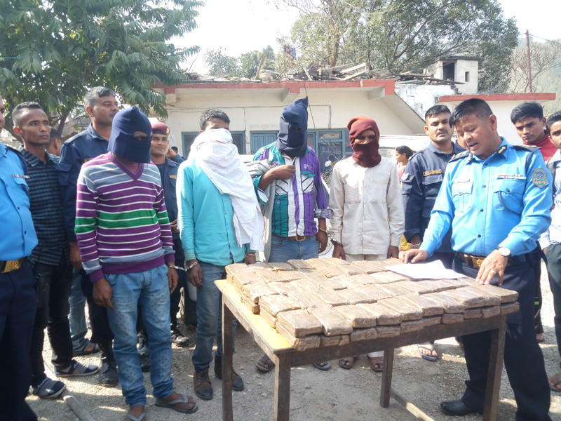 Police make suspects and seized drug public at the Makawanpur District Police Office, Hetaunda, on Wednesday, February 22, 2017. Photo: Prakash Dahal