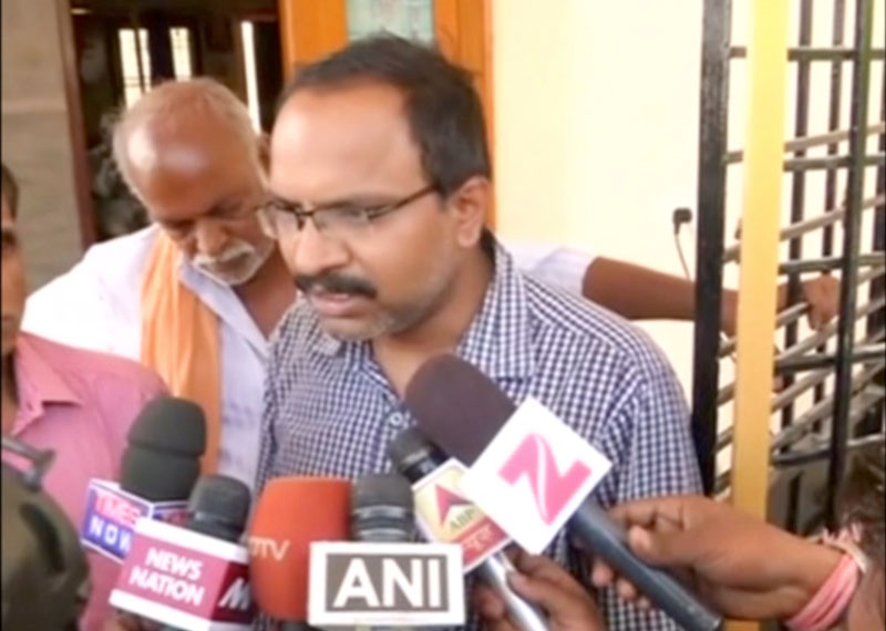 A still image taken from a video shows the brother of Srinivas Kuchibhotla, who was shot dead in a possible hate crime in Kansas state of the US, talking to the media in Hyderabad, Telangana, India, on February 24, 2017. Photo: ANI via Reuters