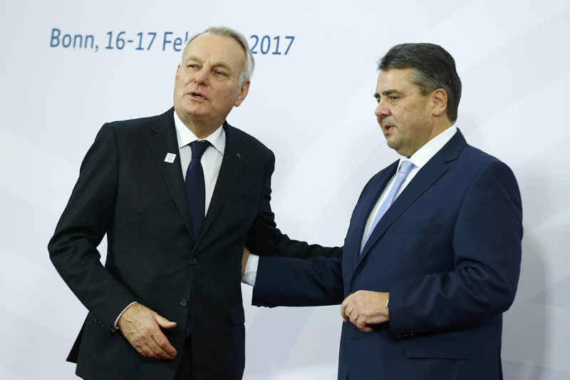 German Foreign Minister Sigmar Gabriel (right) welcomes French Foreign Minister Jean-Marc Ayrault prior to the G-20 Foreign Ministers meeting in Bonn, Germany, on February 16, 2017. Photo: Reuters