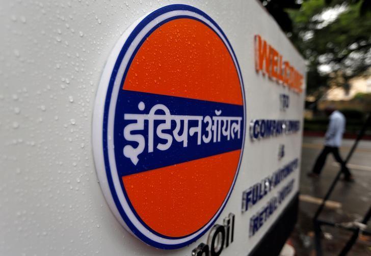 A logo of Indian Oil is picture outside a fuel station in New Delhi, India August 29, 2016. REUTERS/Adnan Abidi/Files
