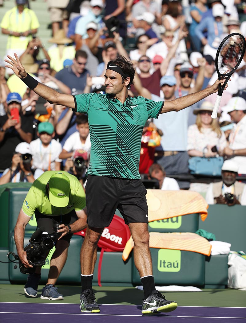 Roger Federer, of Switzerland, celebrates after defeating Tomas Berdych, of the Czech Republic, 6-2, 3-6, 7-6 (6) at the Miami Open tennis tournament, on Thursday, March 30, 2017, in Key Biscayne, Florida. Photo: AP