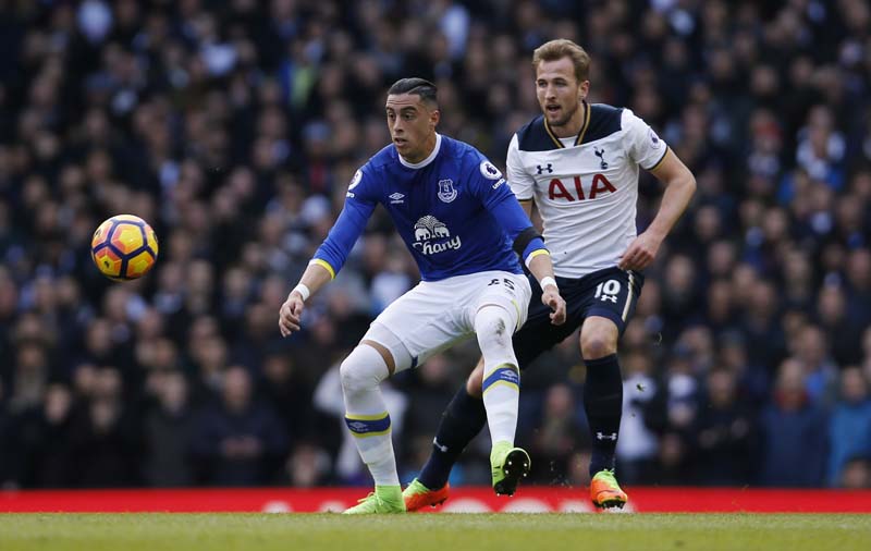 Everton's Ramiro Funes Mori in action with Tottenham's Harry Kane. Photo: Reuters