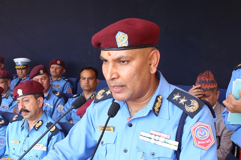 Newly appointed IGP Prakash Aryal directs the rank and file of the police force to be dutiful, at a programme in police headquarters in Naxal, Kathmandu, on Tuesday, April 11, 2017. Photo: RSS