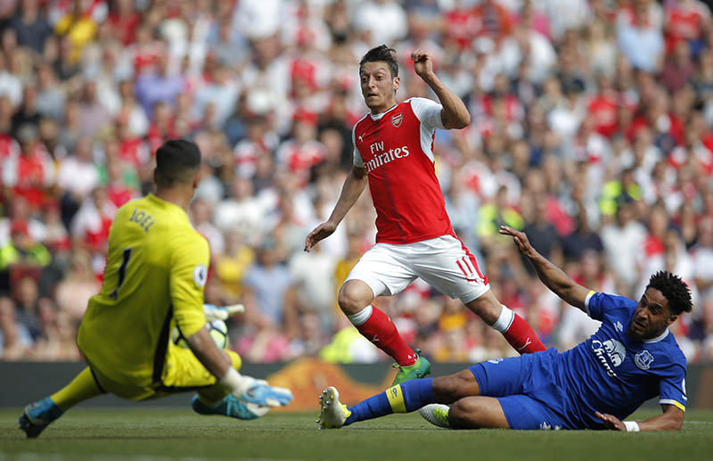 Arsenal's Mesut Ozil shoots at goal. Photo: Reuters