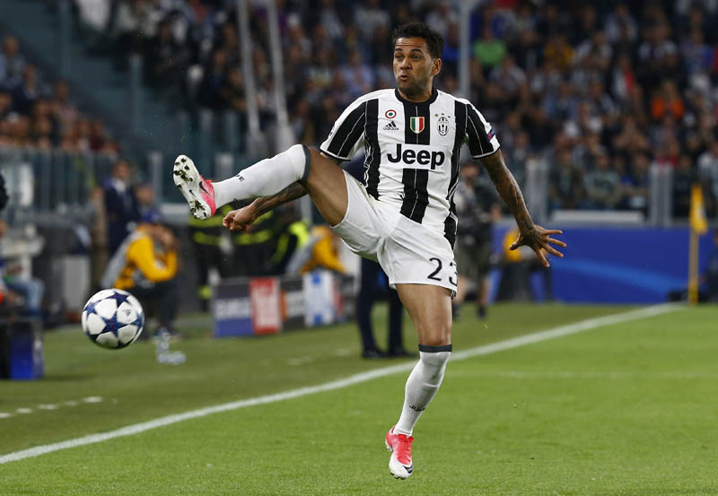Juventus' Dani Alves in action. Photo: Reuters