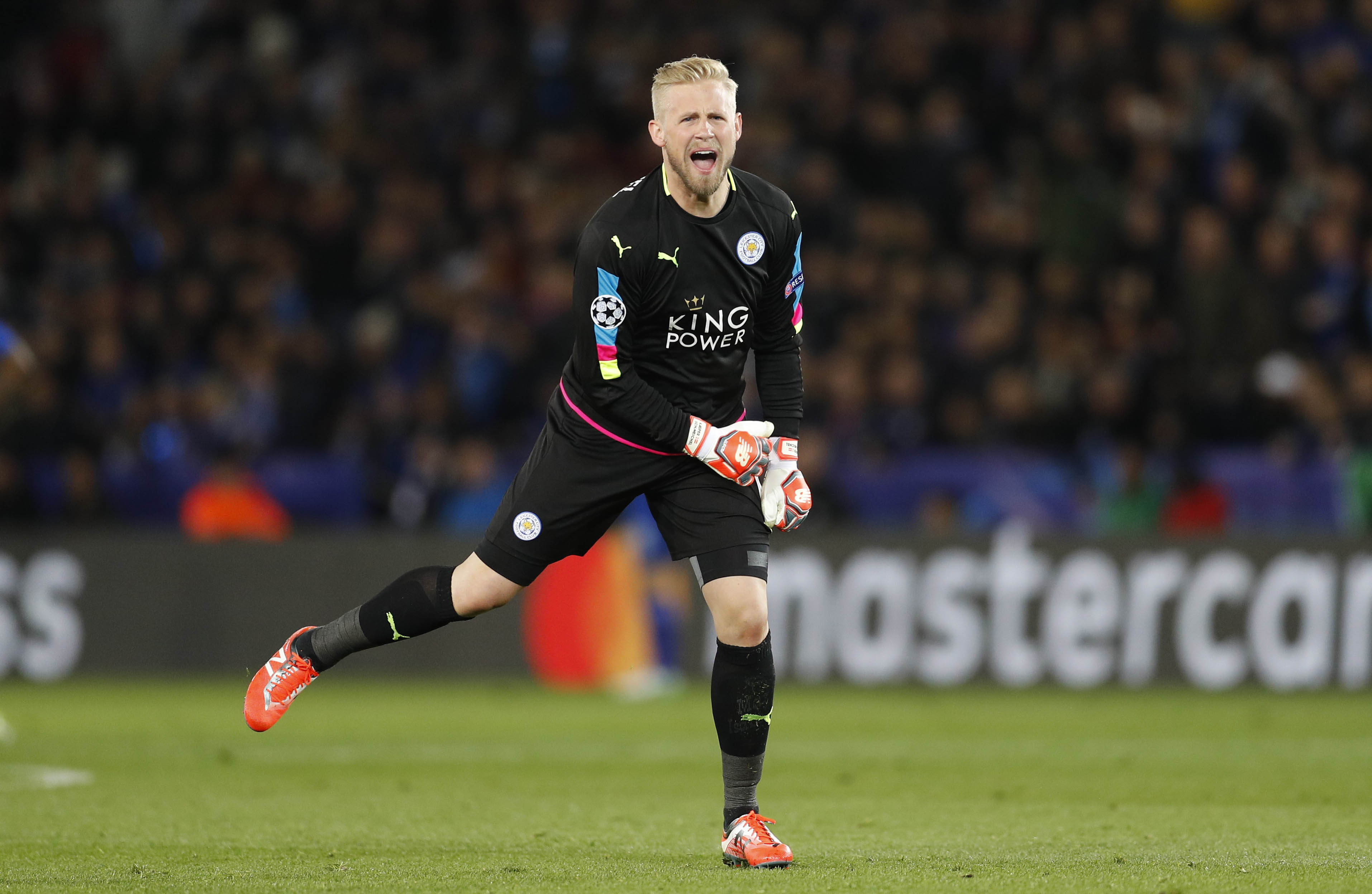 Leicester City's Kasper Schmeichel reacts. Photo: Reuters