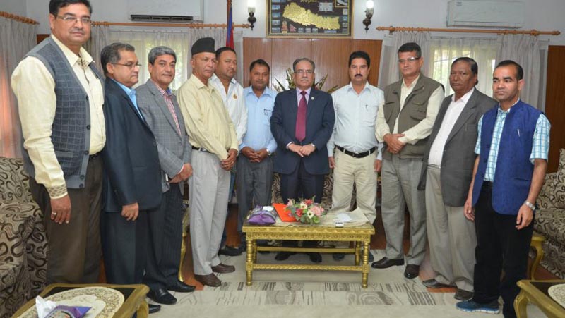 Prime Minister Pushpa Kamal Dahal and an all-party delegation team from Mahendranagar in the Capital on May 3, 2017. Photo: PM's Secretariat