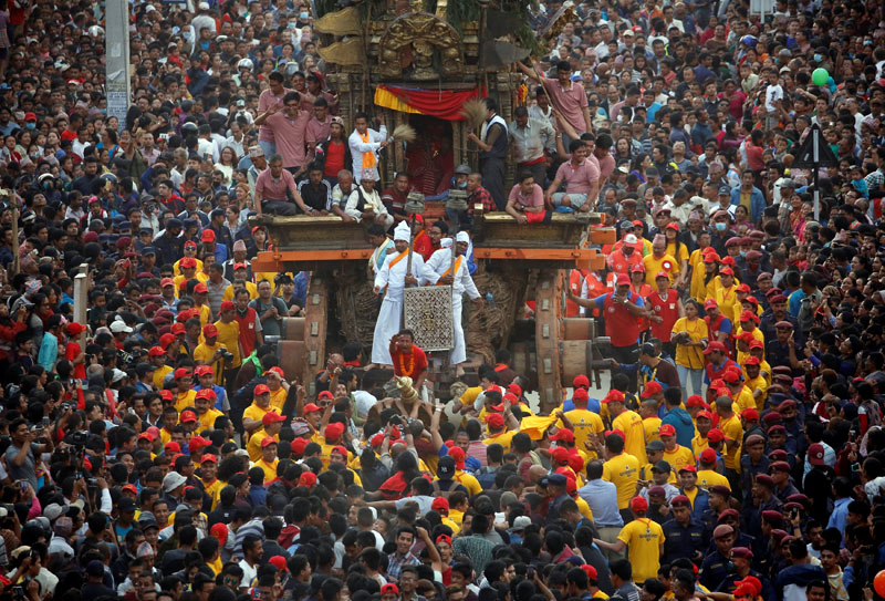 Devotees gather around the chariot of Rato Machhindranath during the chariot festival in Lalitpur, Nepal, on April 30, 2017. Photo: Reuters