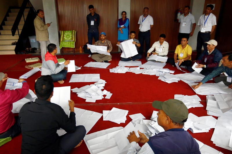 Officials from the election commission count votes a day after the local election of municipalities and villages representatives in Kathmandu, Nepal May 15, 2017. Photo: Reuters