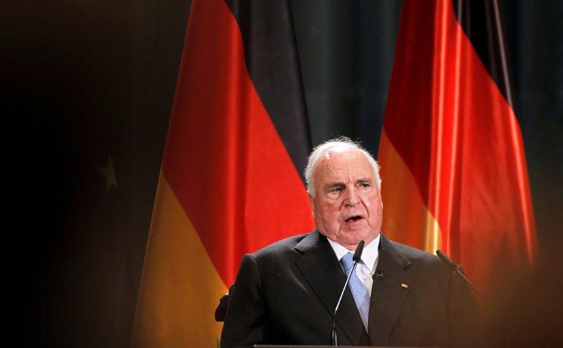 Former German chancellor Helmut Kohl speaks during his official birthday reception in Ludwigshafen, on May 5, 2010. Photo: Reuters