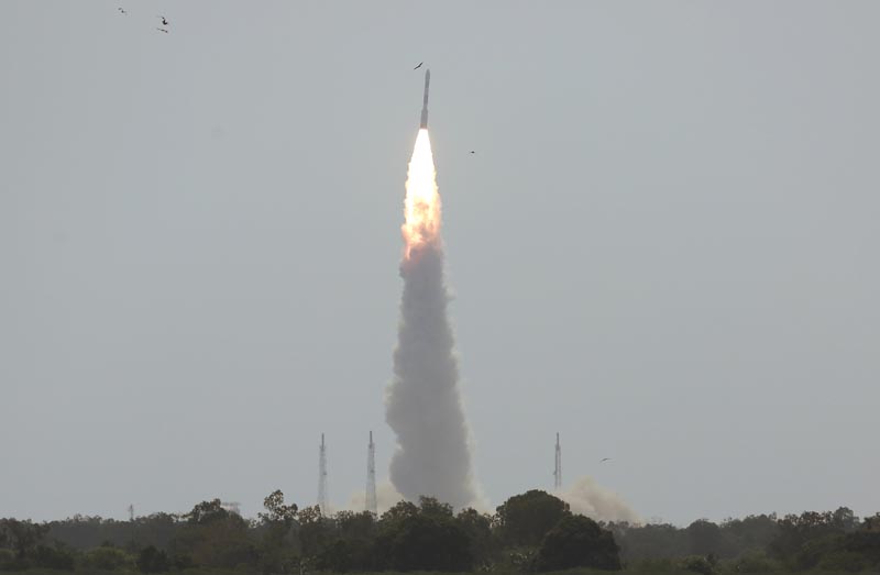 India's Polar Satellite Launch Vehicle (PSLV) C38, carrying Cartosat-2 and 30 other satellites, lifts off from the Satish Dhawan Space Centre in Sriharikota, India, on June 23, 2017. Photo: Reuters