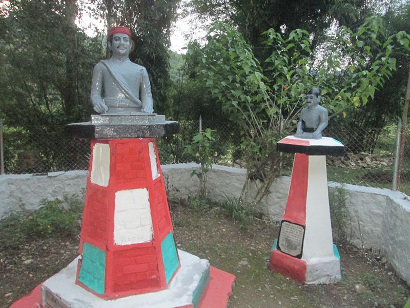 Statues of Aadi Kavi Bhanu Bhakta Acharya and a Ghansi( a grass cutter) at Bhanu Ghansi Memorial Park in Tanahun district. Photo: Madan Wagley