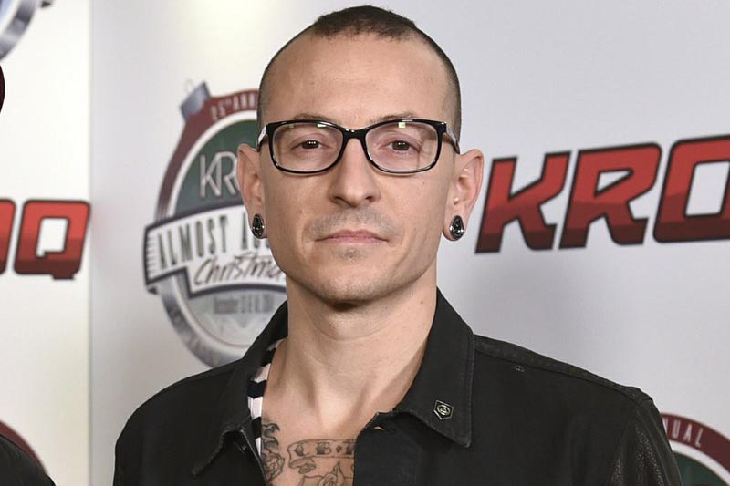 Chester Bennington poses in the press room at the 25th annual KROQ Almost Acoustic Christmas in Inglewood, California, on December 13, 2014. Photo: AP/ File