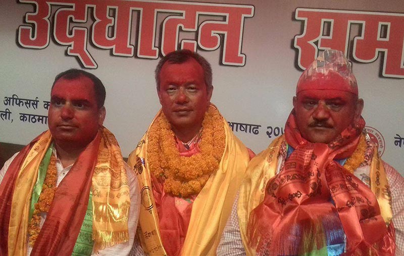 The newly elected Chairperson of Nepal Association of Foreign Employment Agencies (NAFEA) Rohan Gurung and other members on July 15, 2017. Photo: RSS