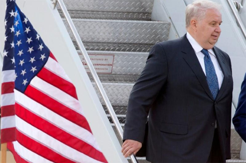 Sergey Kislyak, Russia's ambassador to the United States, arrives at Dulles International Airport in Chantilly, Virginia, US, on May 18, 2012. Photo: Joshua Roberts via Reuters