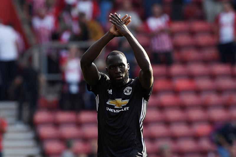 Manchester United's Romelu Lukaku applauds the fans after the Premier League match betweeen Southampton and Manchester United, at St Mary's Stadium, in Southampton, Britain, on September 23, 2017. Photo: Action Images via Reuters