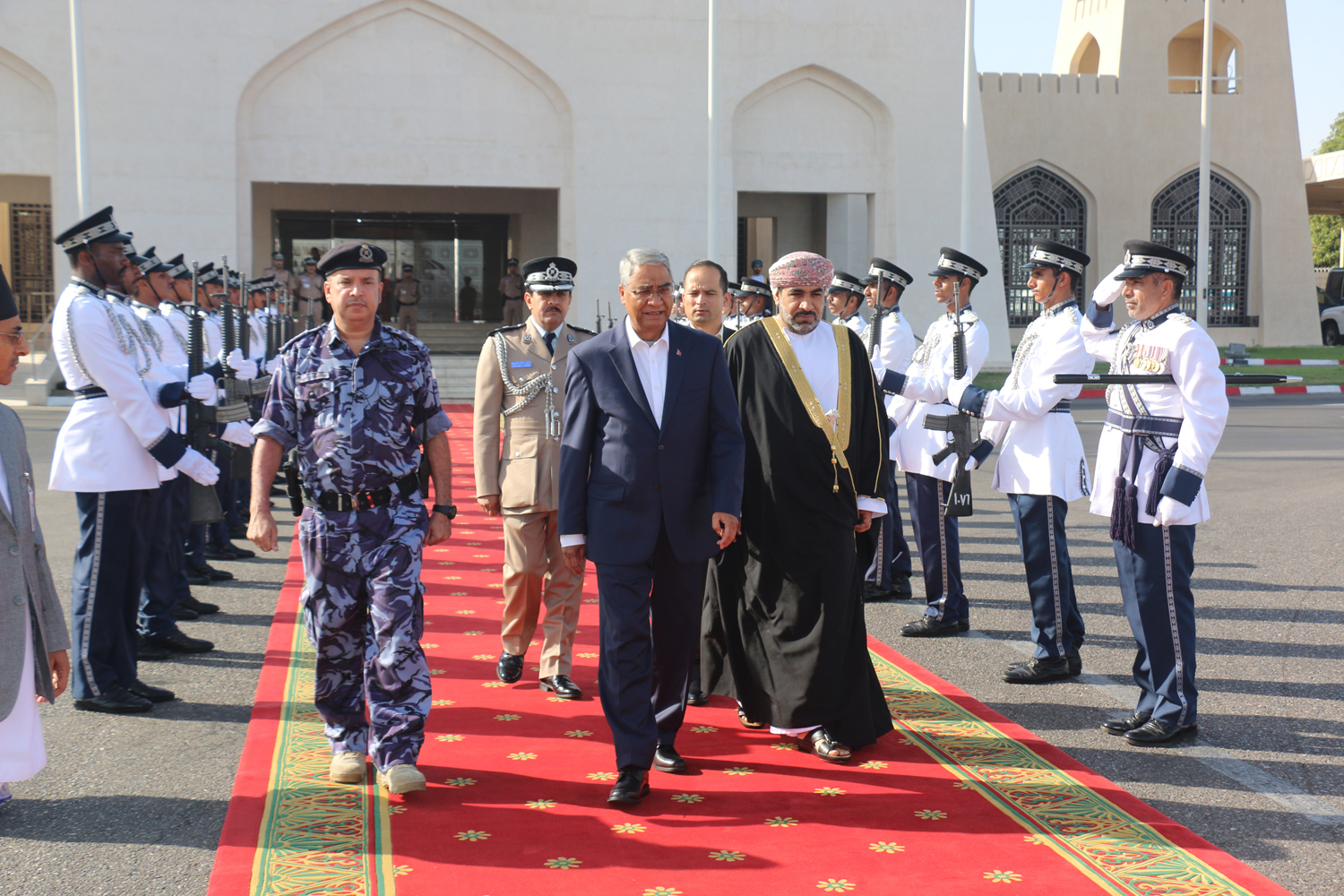 Oman's Minister for Transport and Communications Dr Ahmed Mohammed Al- Futaisi (right) sees off Prime Minister Sher Bahadur Deuba at the Muscat International Airport, in Oman, on Thursday, September 28, 2017. Secretary General of Oman's Council of Ministers, Sheikh Al Fadhl bin Mohammed bin Ahmed al-Harthy, and some other members in the Oman cabinet, also saw him off. Photo: RSS 