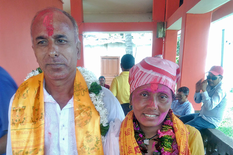 UML's newly elected Mayor Uttam Kumar Sharma  and Deputy Mayor Aasha Chaudhary of Saptakoshi Municipality, on Thursday, September 21, 2017. Photo: Byas Shankar Upadhyay