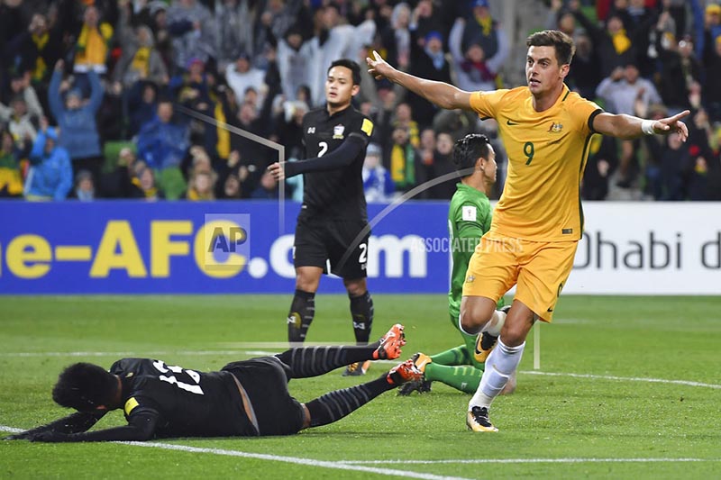 Australia's Tomi Juric celebrates, right celebrates scoring a goal against Thailand during their World Cup Group B qualifying soccer match in Melbourne, Australia, Tuesday, Sept. 05, 2017. Photo: AP