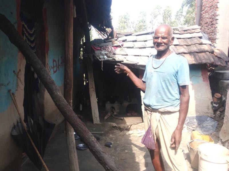 A local Bharosi Mandal showing his flood-battered house, in Siraha, on Friday, September 1, 2017. Photo: THT