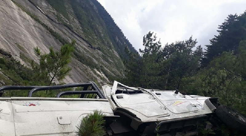 An image of the jeep that plunged into Marsyangdi riverbank in Lamjung, on Tuesday, September 5, 2017. Photo: Ram Bahadur Mukhiya