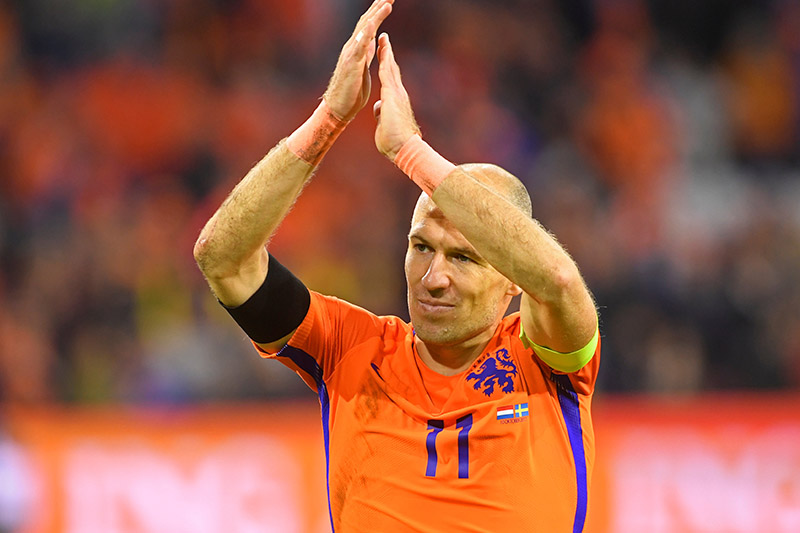 Netherlandsu2019 Arjen Robben applauds fans after the match. Photo: Reuters