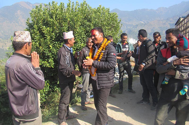 Candidates from the left alliance appealing for votes for the upcoming provincial and parliamentary elections in Martadi, Bajura, on Sunday, October 29, 2017. Photo: THT