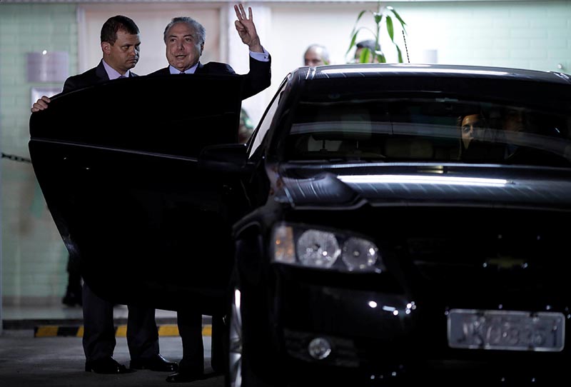 Brazil's President Michel Temer leaves a hospital in Brasilia, Brazil, on October 25, 2017. Photo: Reuters