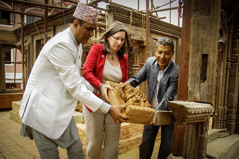 US Ambassador to Nepal Alaina B Teplitz (centre) inaugurating the restoration of the historic Char Narayan temple, in Lalitpur, on Monday, October 16, 2017. Photo: THT