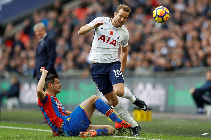 Crystal Palace's Scott Dann in action with Tottenham's Harry Kane. Photo: Reuters