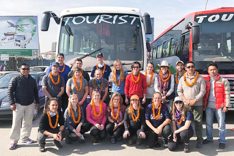 Participants and US volunteers Hike for Help Nepal pose for a group photograph before heading towards Solukhumbu, on December 24, 2017. Photo: THT Online