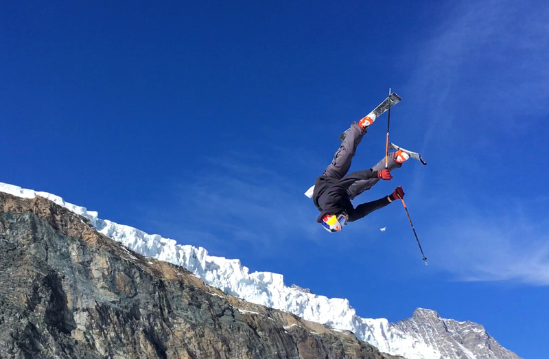 This photo taken from a 4K video and dated Wednesday, OctOBER 18, 2017 shows a skier performing a jump during training on the glacier above Saas-Fee, Switzerland. The glacier attracted skiers and snowboard athletes from an array of nations, who came hunting for snow on which to train early in the season ahead of the 2018 Pyeongchang Olympics. Photo: AP