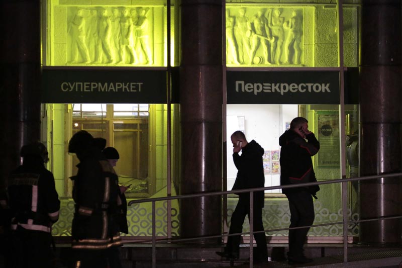 People gather outside a supermarket after an explosion in St Petersburg, Russia on December 27, 2017. Photo: AP 