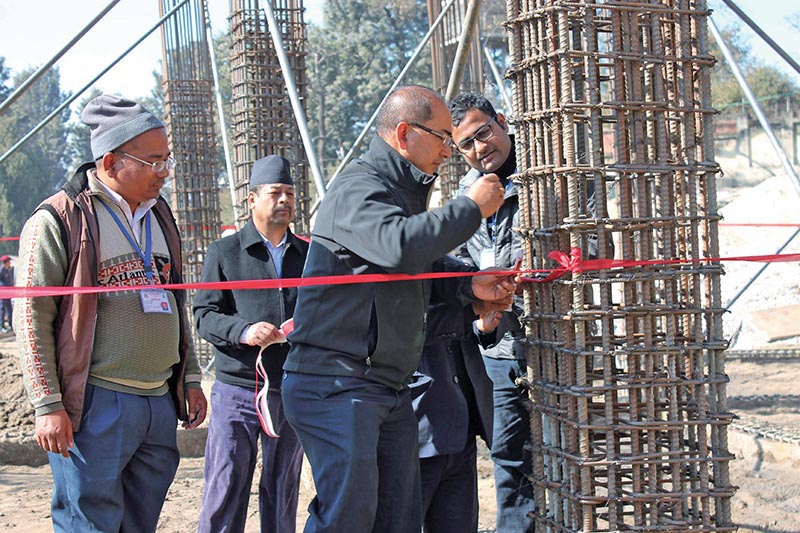 Officials sealing the under-construction building of Tuberculosis Centre, in Bhaktapur, on Thursday, December 28, 2017. Photo: RSS