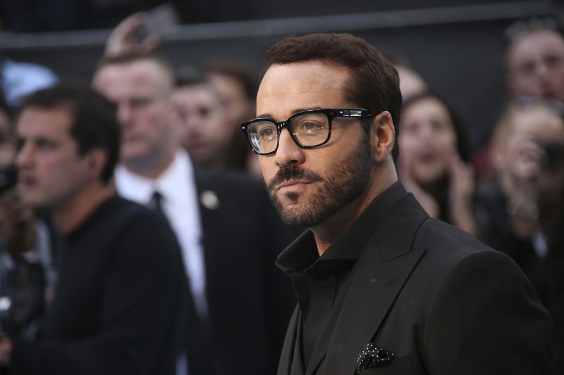  Jeremy Piven faces, denies more misconduct allegations