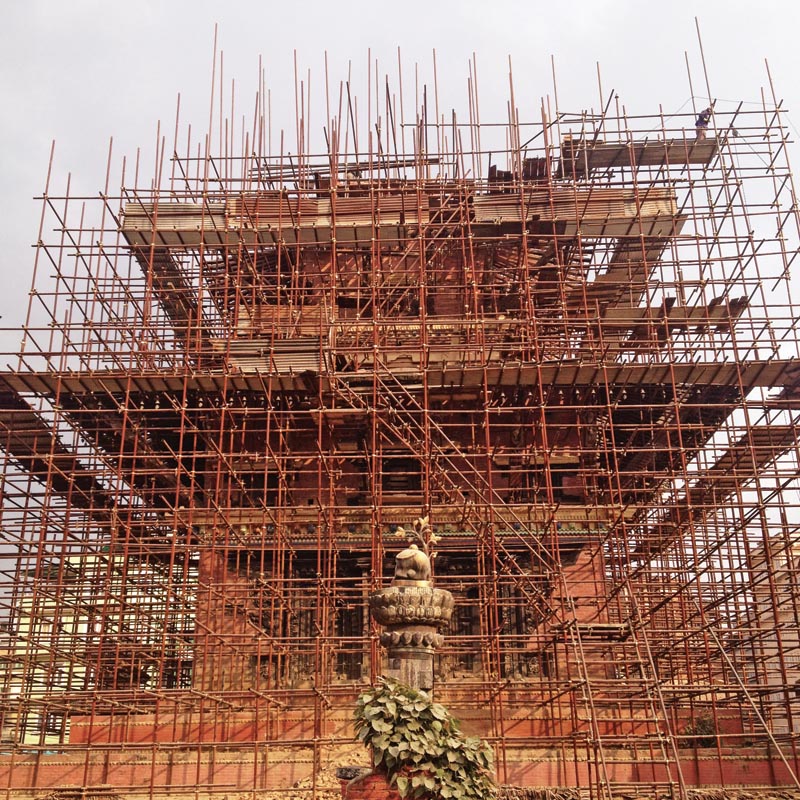 Reconstruction of Tripureshwor Mahadev temple in progress, in Kathmandu, on Sunday, Jan 14, 2018. Photo: THT