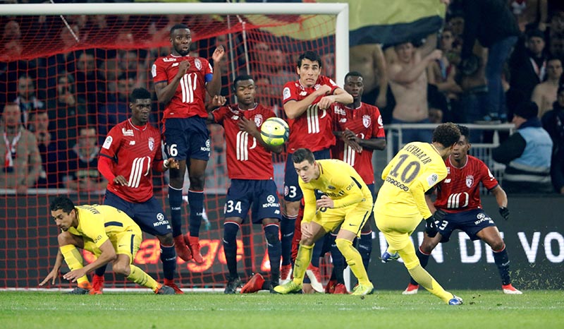 Paris Saint-Germainu2019s Neymar scores their second goal  during the French Ligue 1 match between LOSC Lille and Paris St Germain, at Stade Pierre-Mauroy, Lille, in France, on February 3, 2018. Photo: Reuters