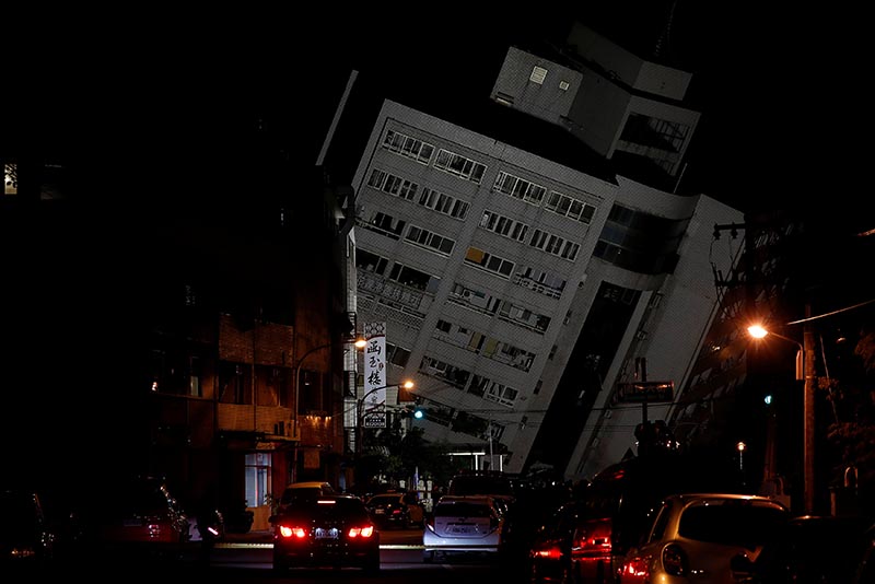 A damaged building is seen after an earthquake hit Hualien, Taiwan, on February 7, 2018. Photo: Reuters