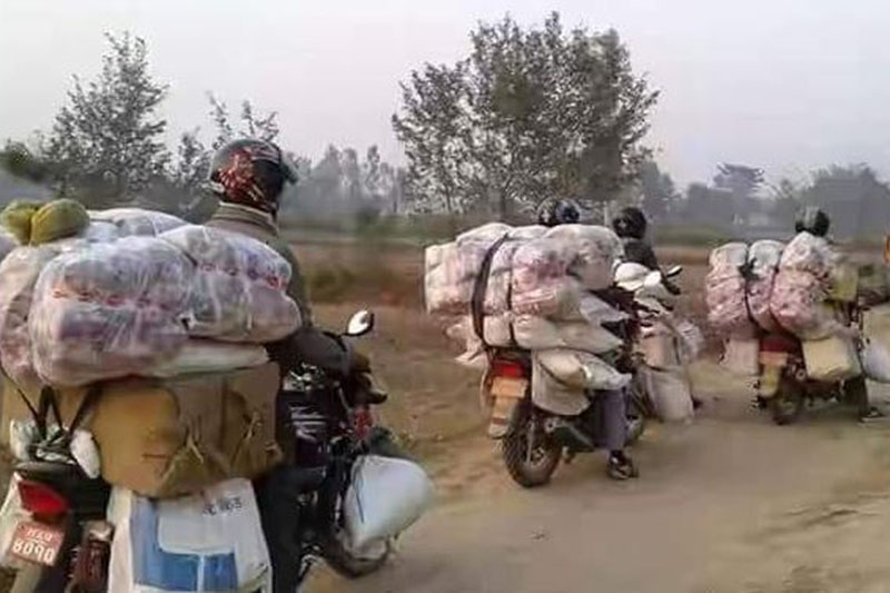 Goods being smuggled via Amawa village in Devtal Rural Municipality in Bara district, on Tuesday, February 27, 2018. Photo: Puspa Raj Khatiwada