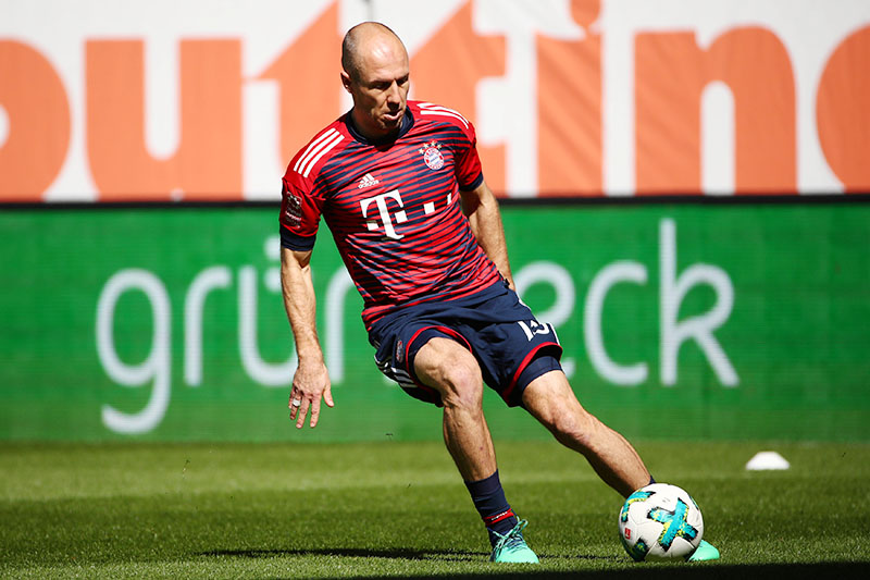 Bayern Munich's Arjen Robben during the warm up before the match. Photo: Reuters