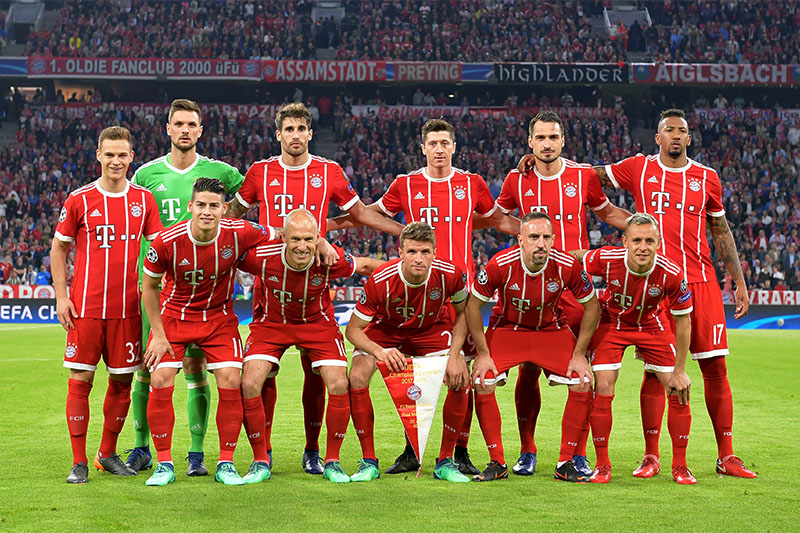 Bayern Munich team group before the match. Photo: Reuters