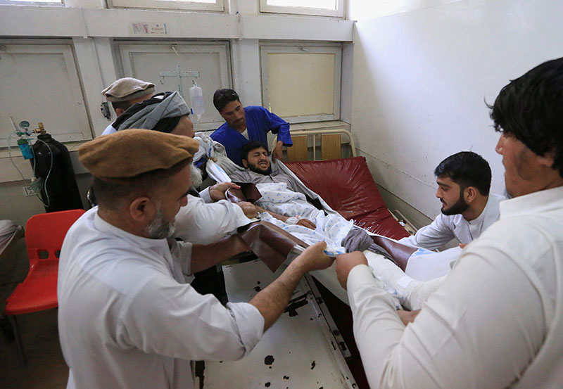 An injured man recevies treatment at a hospital in Jalalabad city, Afghanistan May 29, 2018.  Photo: Reuters