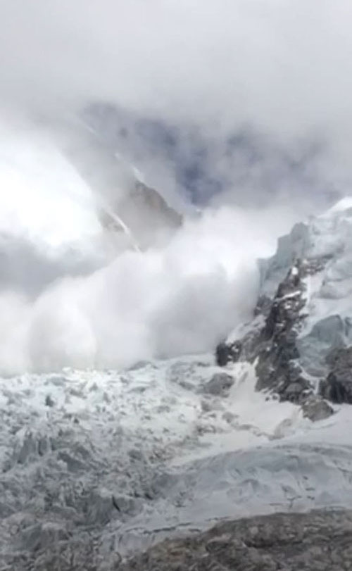 The avalanche that struck between Khumbu Icefall and Camp I on Mt Everest, as pictured on May 23, 2018.