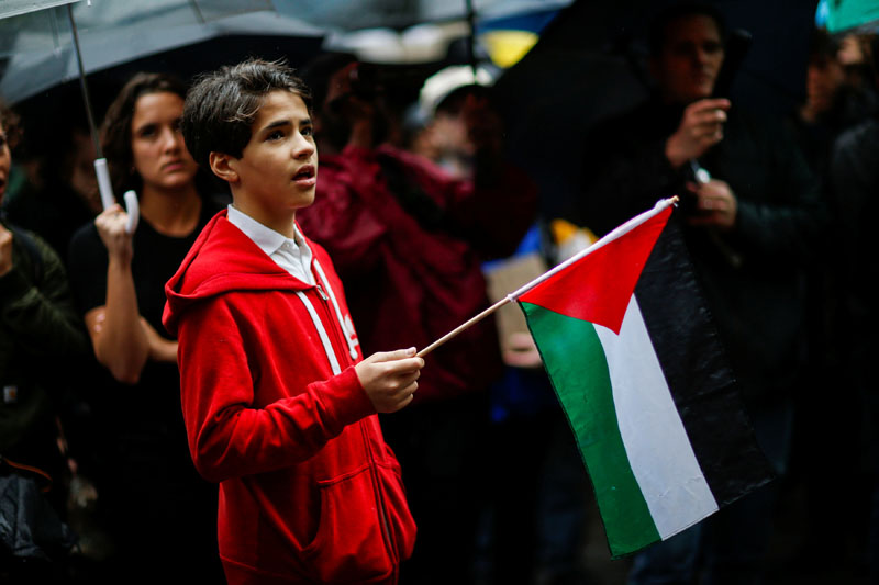 Demonstrators take part in a protest demanding the freedom and dignity of Palestine, in the Manhattan borough of New York City, New York, U.S., May 16, 2018. REUTERS/Eduardo Munoz