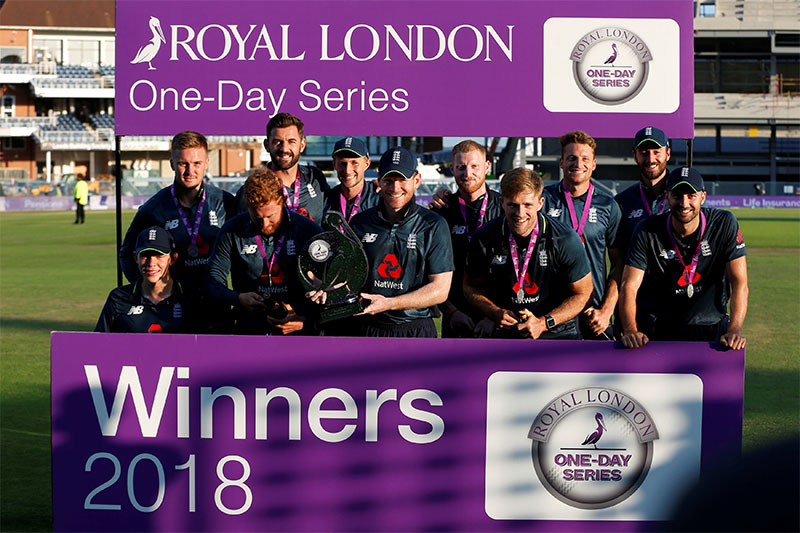 England's Eoin Morgan and team mates celebrate winning the series with the trophy after the Third One-day International match between England and India, at Emerald, in Headingley, Britain, on July 17, 2018. Photo: Action Images via Reuters