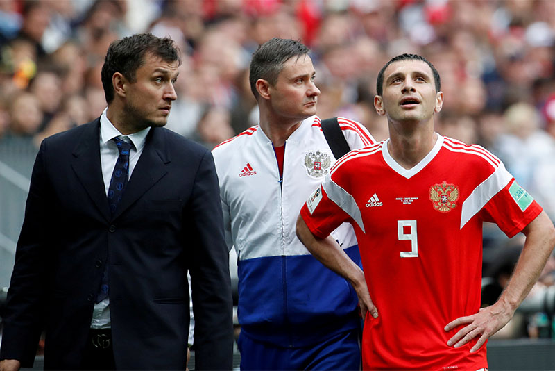 FILE PHOTO: World Cup - Group A - Russia vs Saudi Arabia - Luzhniki Stadium, Moscow, Russia - June 14, 2018   Russia's Alan Dzagoev reacts as he is substituted after sustaining an injury    REUTERS/Christian Hartmann/File Photo