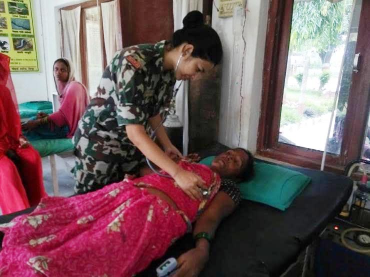 A victim of snakebite receiving treatment at Shree Naya Gorakh Battalion in Choharwa, Siraha, on Sunday, July 29, 2018. Photo: THT